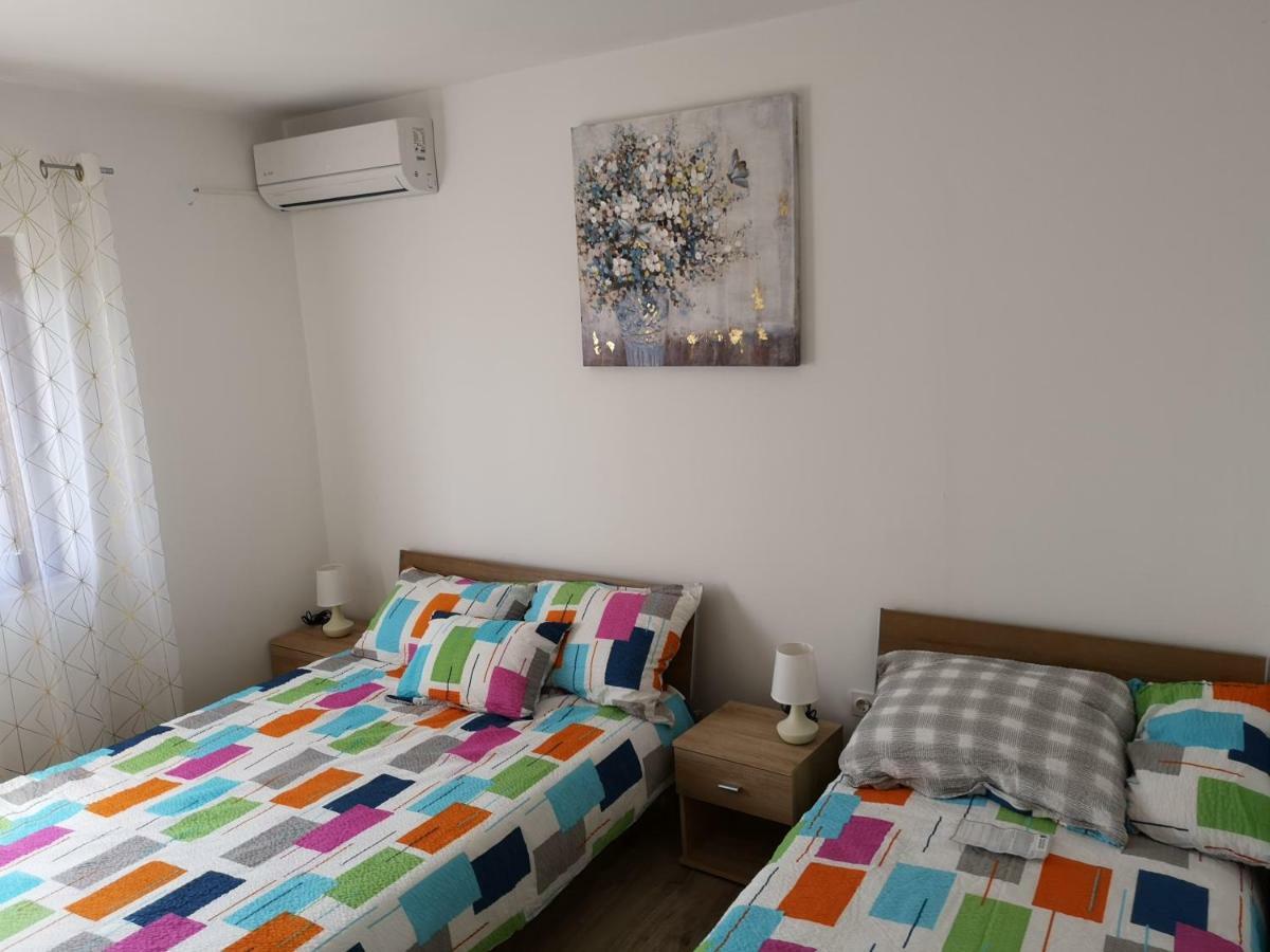 Tomek Apartment Vir Exterior photo